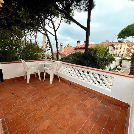 Nuevos Apartamentos Frente Al Mar Y A La Playa Castelldefels Zewnętrze zdjęcie